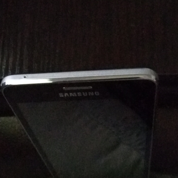 My Samsung cell phone - Picture 6 of 8